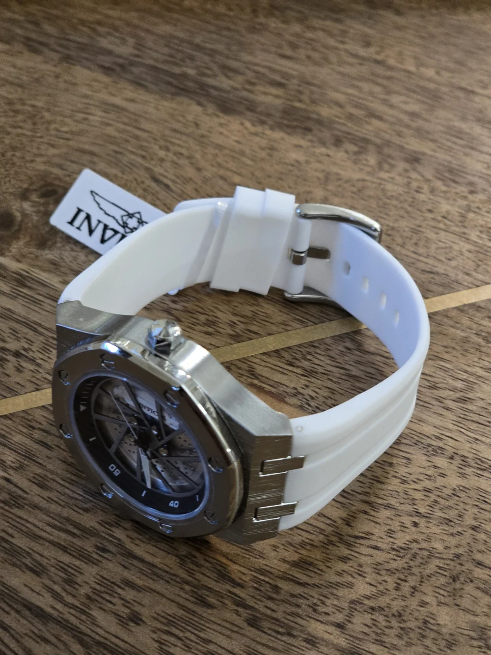 Invicta White and Silver Men’s Sport Watch with Skeleton Dial.Invicta 15000 Silv